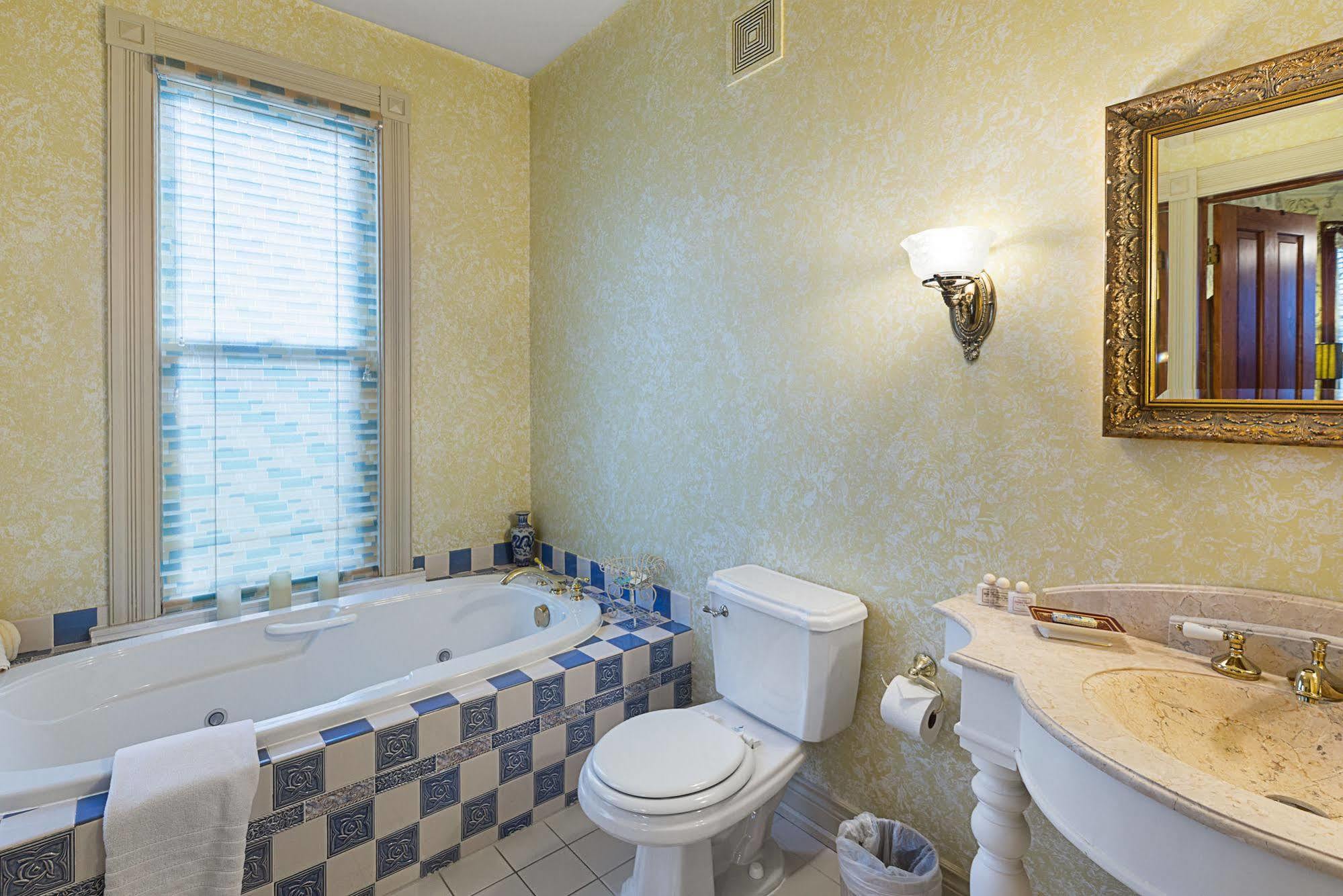 Historic Webster House Bed And Breakfast Inn Бей Сити Екстериор снимка